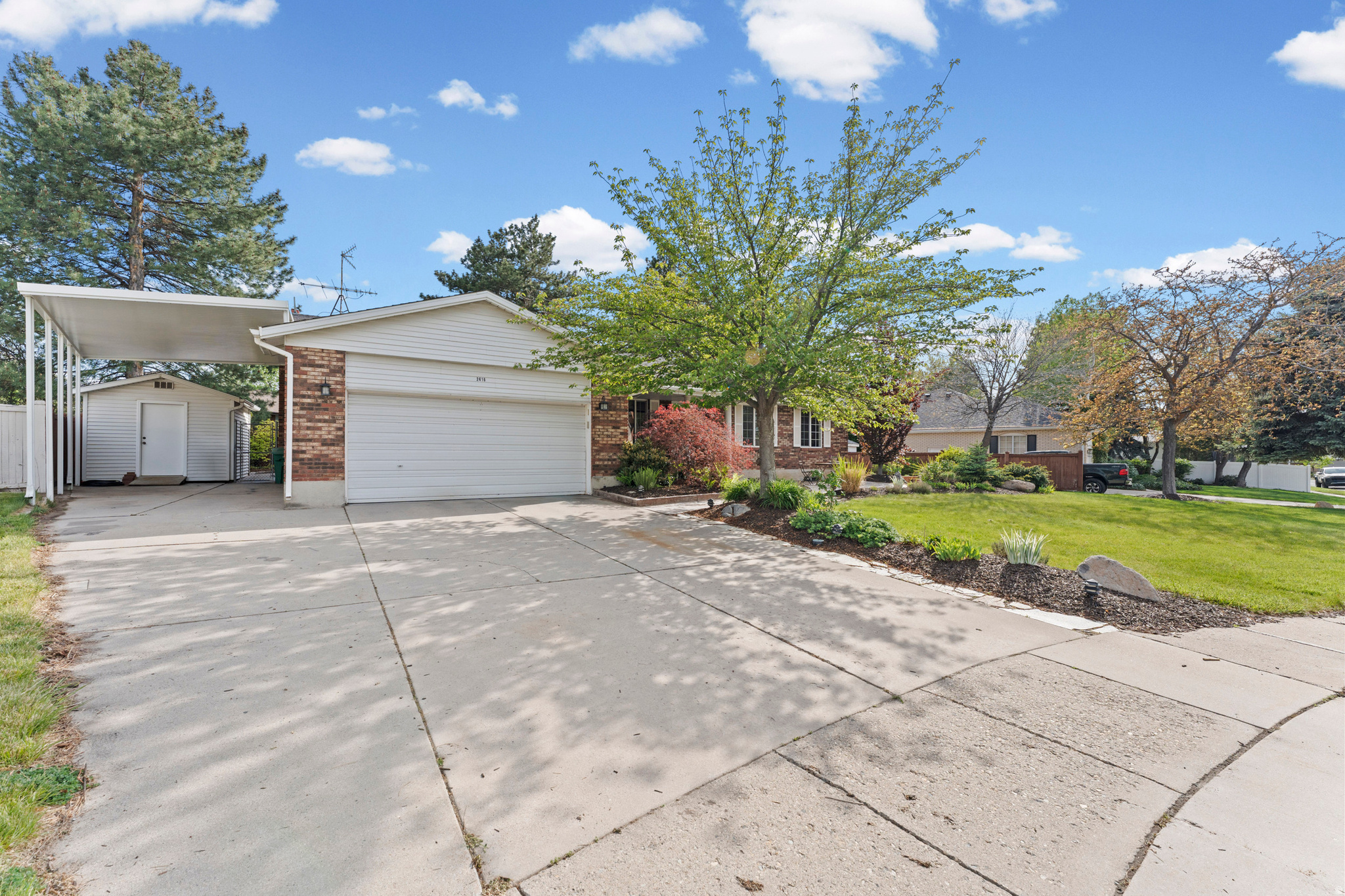 DIMPLE DELL VILLAGE - Residential