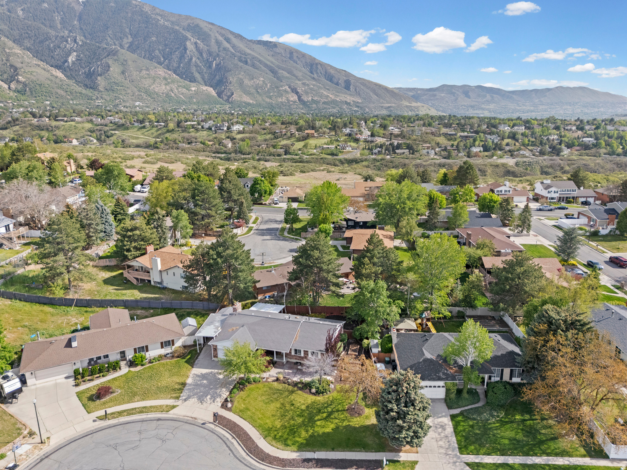 DIMPLE DELL VILLAGE - Residential