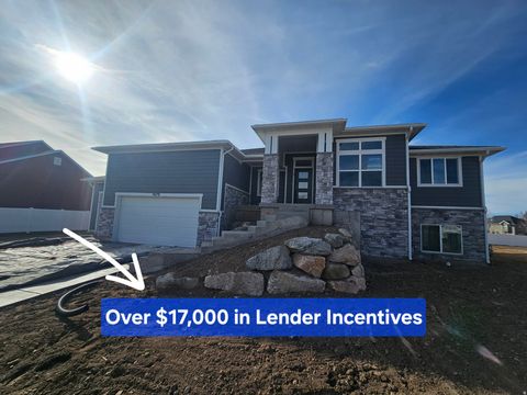 Photo of 1679 S 3875 W #401, Taylor, UT 84401 (MLS # 2131930)