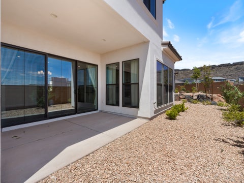 Tiny photo for 2292 E ARENA ROJA DR, Washington, UT 84780 (MLS # 2137402)