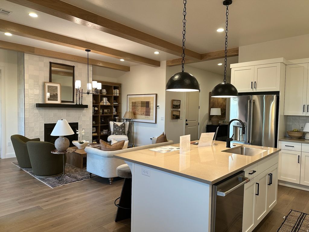 Photo of 2292 E ARENA ROJA DR, Washington, UT 84780 (MLS # 2137402)