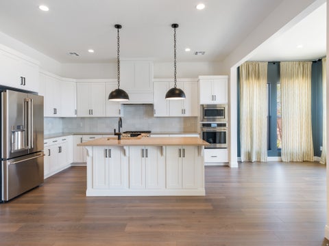 Tiny photo for 2292 E ARENA ROJA DR, Washington, UT 84780 (MLS # 2137402)