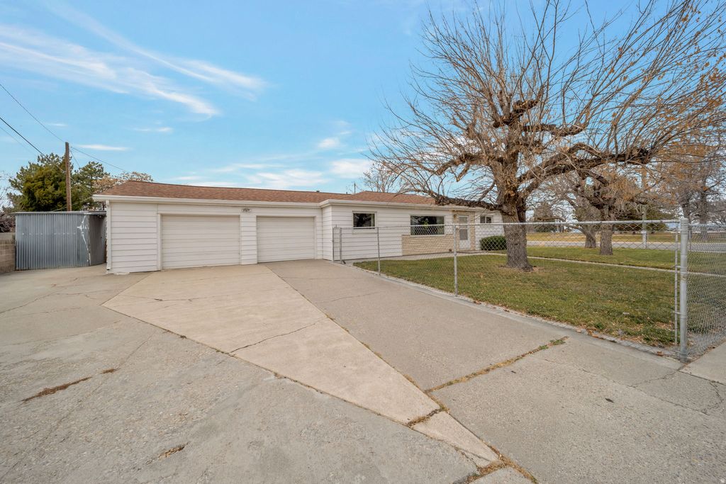 Photo of 5030 S ALEX ST, Salt Lake City, UT 84118 (MLS # 2128026)