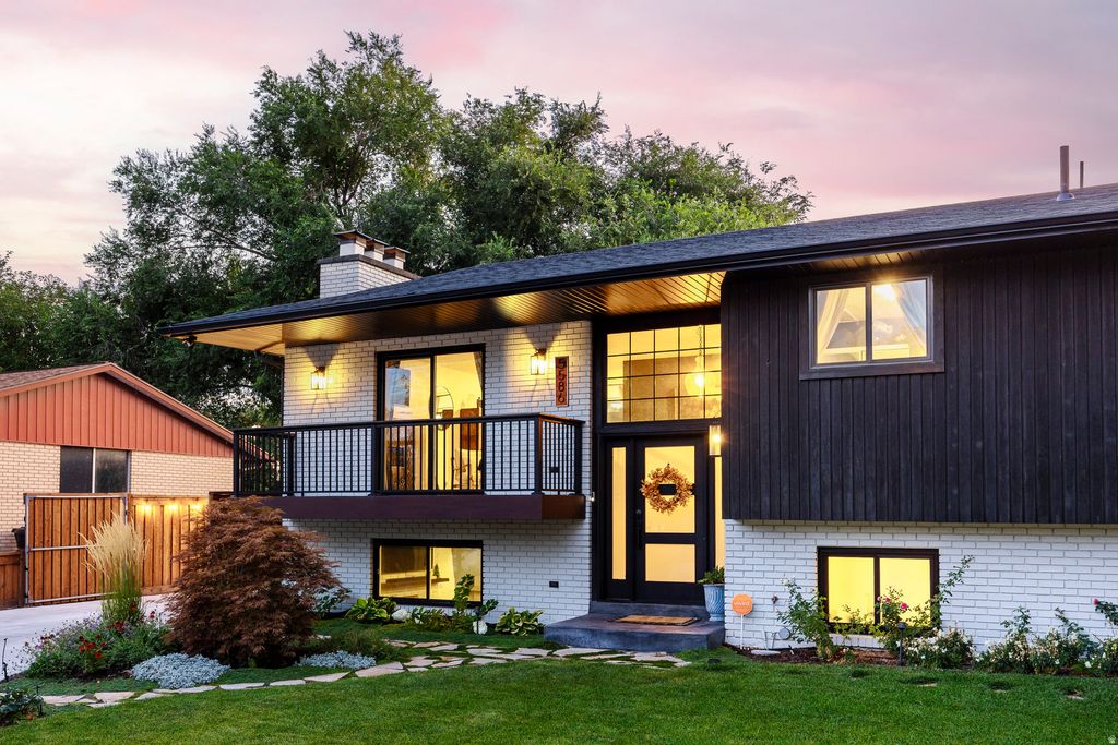 Photo of 5586 S JESSIEO WAY, Salt Lake City, UT 84123 (MLS # 2162084)