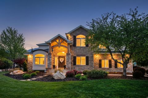 Photo of 12493 S DEER CANYON LN E, Draper, UT 84020 (MLS # 2157155)