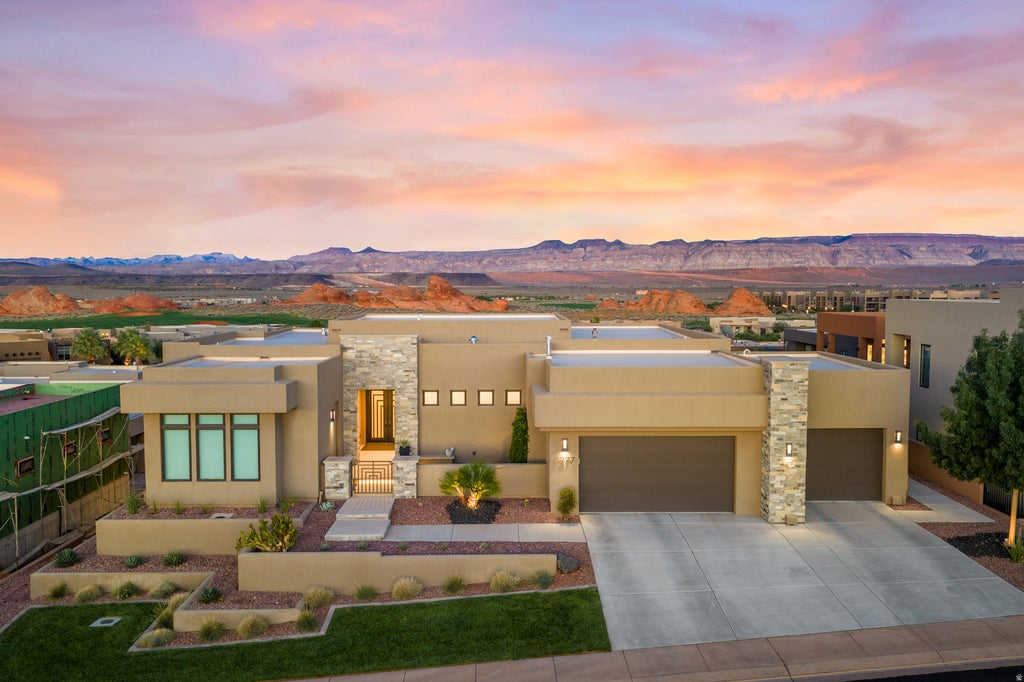 Photo of 3377 S 5500 W, Hurricane, UT 84737 (MLS # 2186228)