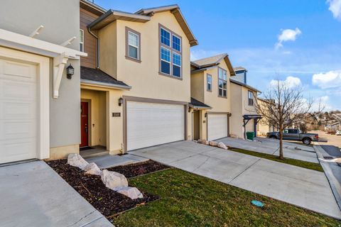 Tiny photo for 1540 E PRIMROSE LN, Layton, UT 84040 (MLS # 2134304)