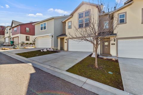 Tiny photo for 1540 E PRIMROSE LN, Layton, UT 84040 (MLS # 2134304)