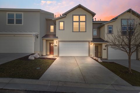 Tiny photo for 1540 E PRIMROSE LN, Layton, UT 84040 (MLS # 2134304)