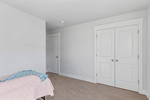 Tiny photo for 1540 E PRIMROSE LN, Layton, UT 84040 (MLS # 2134304)