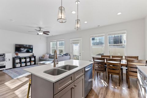 Tiny photo for 1540 E PRIMROSE LN, Layton, UT 84040 (MLS # 2134304)