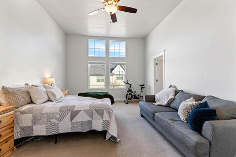 Tiny photo for 1540 E PRIMROSE LN, Layton, UT 84040 (MLS # 2134304)