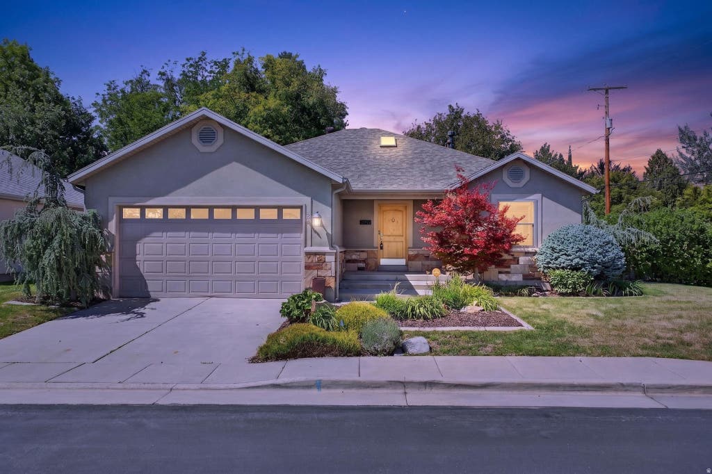 Photo of 1689 E KIERSTIN PL, Salt Lake City, UT 84108 (MLS # 2162640)