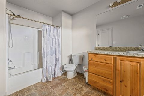 Tiny photo for 437 TOPAZ DR, Santaquin, UT 84655 (MLS # 2153264)