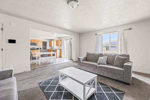 Tiny photo for 437 TOPAZ DR, Santaquin, UT 84655 (MLS # 2153264)