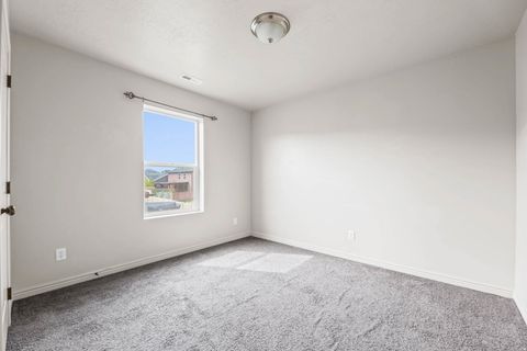 Tiny photo for 437 TOPAZ DR, Santaquin, UT 84655 (MLS # 2153264)