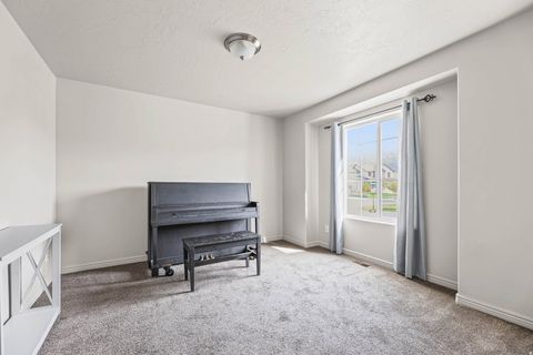 Tiny photo for 437 TOPAZ DR, Santaquin, UT 84655 (MLS # 2153264)