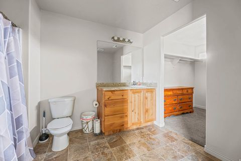 Tiny photo for 437 TOPAZ DR, Santaquin, UT 84655 (MLS # 2153264)
