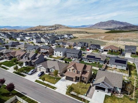 Tiny photo for 437 TOPAZ DR, Santaquin, UT 84655 (MLS # 2153264)