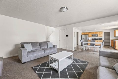 Tiny photo for 437 TOPAZ DR, Santaquin, UT 84655 (MLS # 2153264)