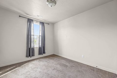 Tiny photo for 437 TOPAZ DR, Santaquin, UT 84655 (MLS # 2153264)