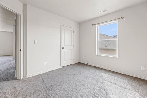 Tiny photo for 437 TOPAZ DR, Santaquin, UT 84655 (MLS # 2153264)