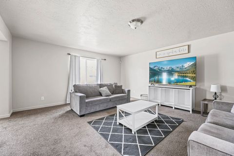 Tiny photo for 437 TOPAZ DR, Santaquin, UT 84655 (MLS # 2153264)