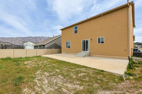 Tiny photo for 437 TOPAZ DR, Santaquin, UT 84655 (MLS # 2153264)