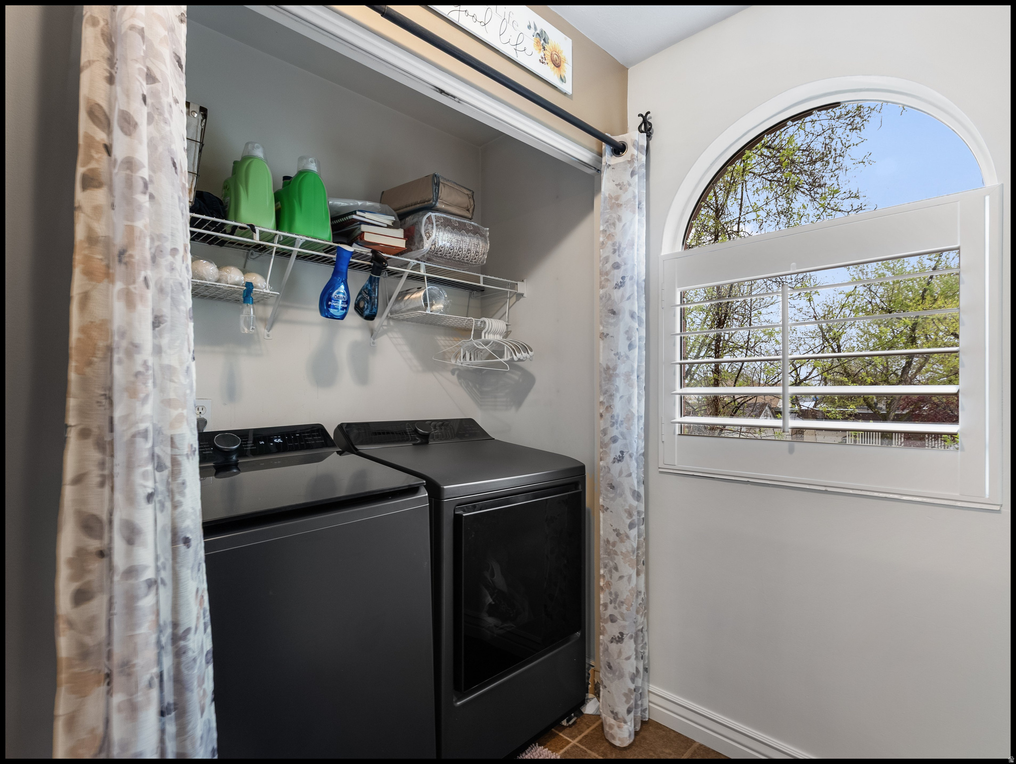 PEREGRINE POINTE CONDOMINIUMS - Residential