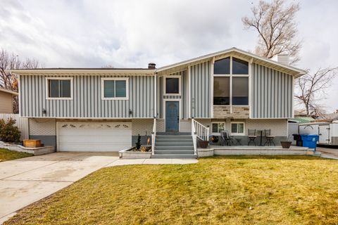 Photo of 6618 S HAWKSBILL CIR, Taylorsville, UT 84123 (MLS # 2127453)