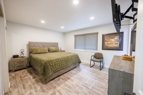 Tiny photo for 6618 S HAWKSBILL CIR, Taylorsville, UT 84123 (MLS # 2127453)