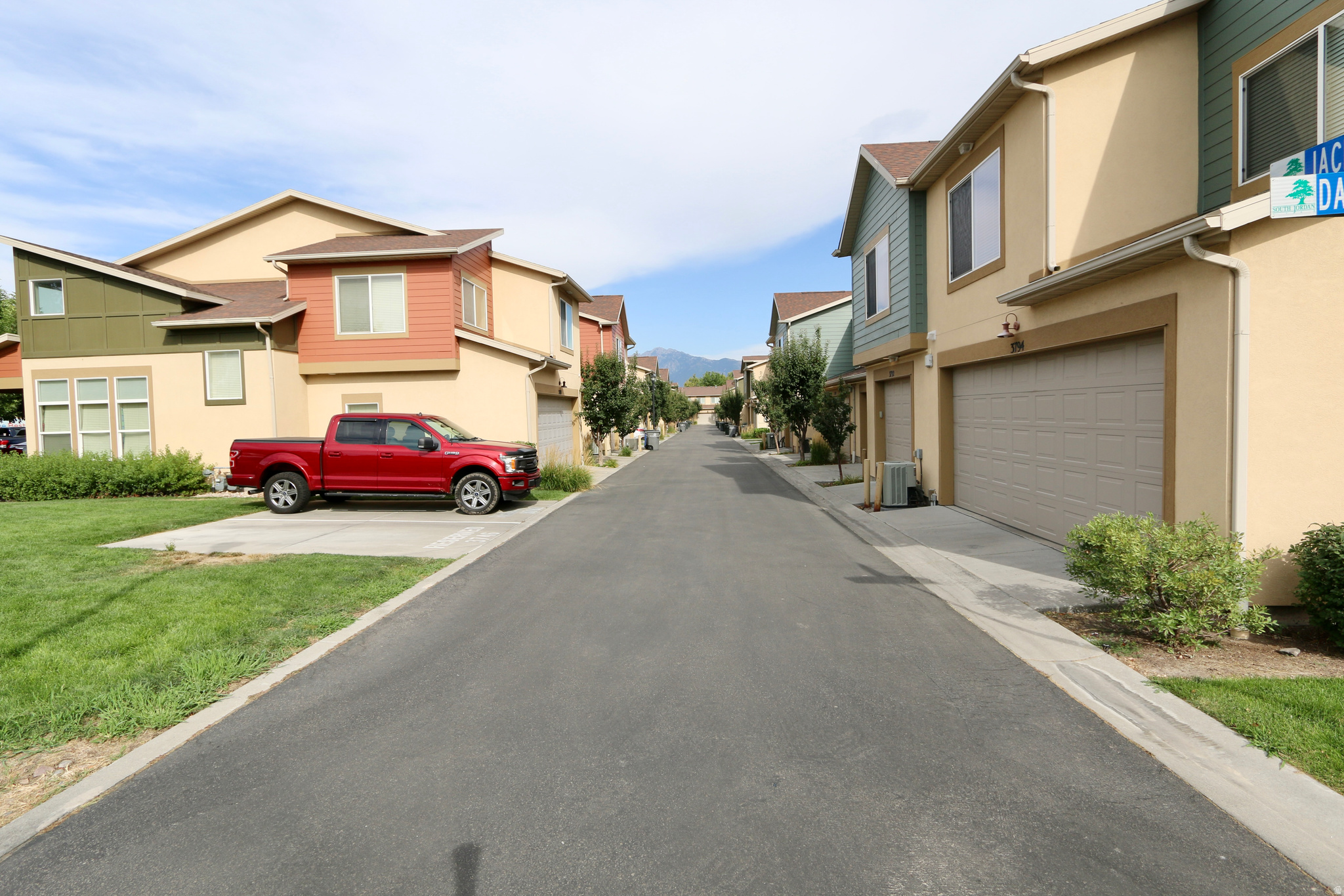 SUMMERLANE AT THE DISTRICT - Residential