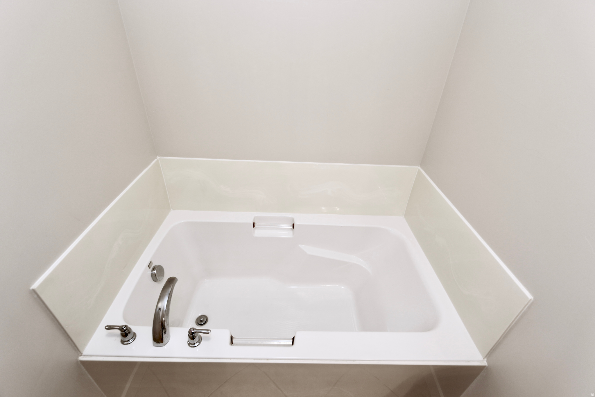 SUMMERLANE AT THE DISTRICT - Residential