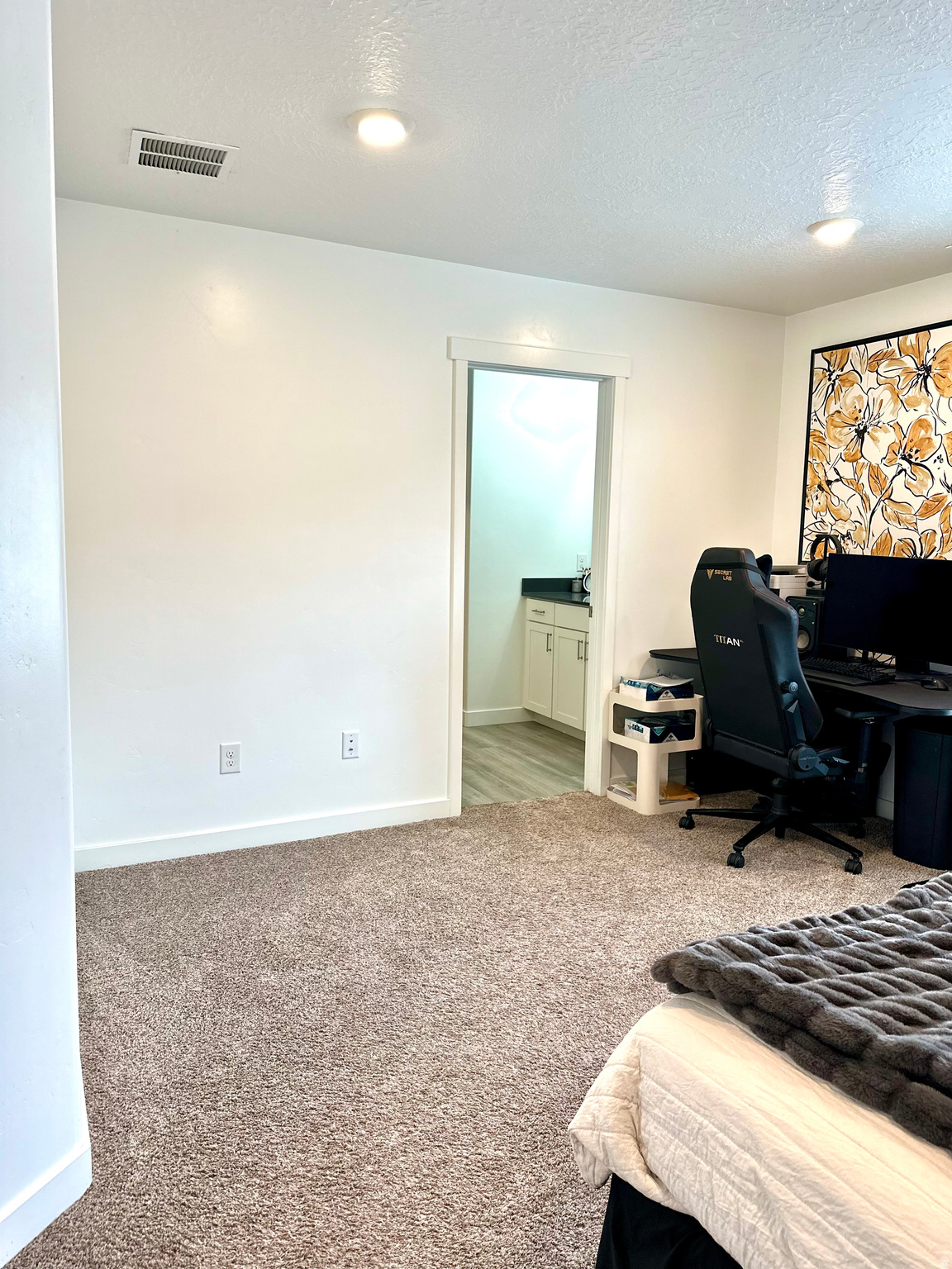 FOOTHILL VILLAGE - Residential