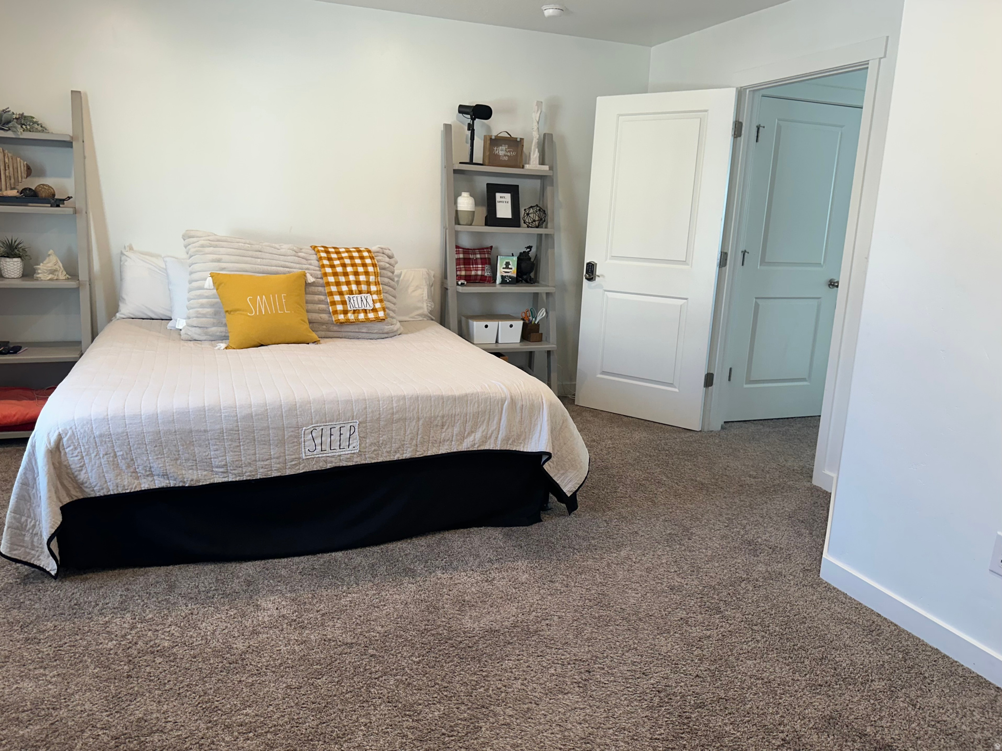 FOOTHILL VILLAGE - Residential