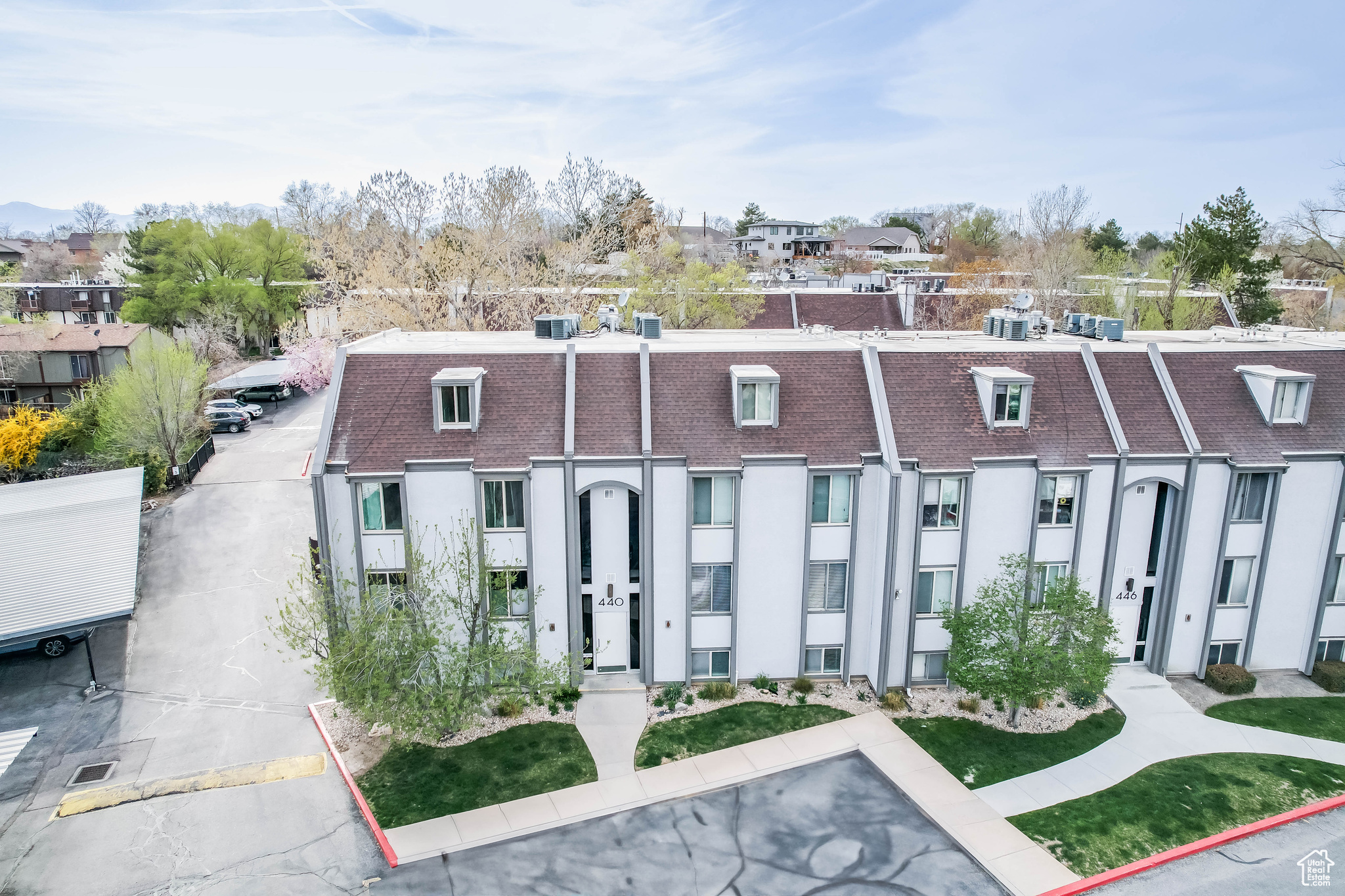 WILLOWBROOK - Residential