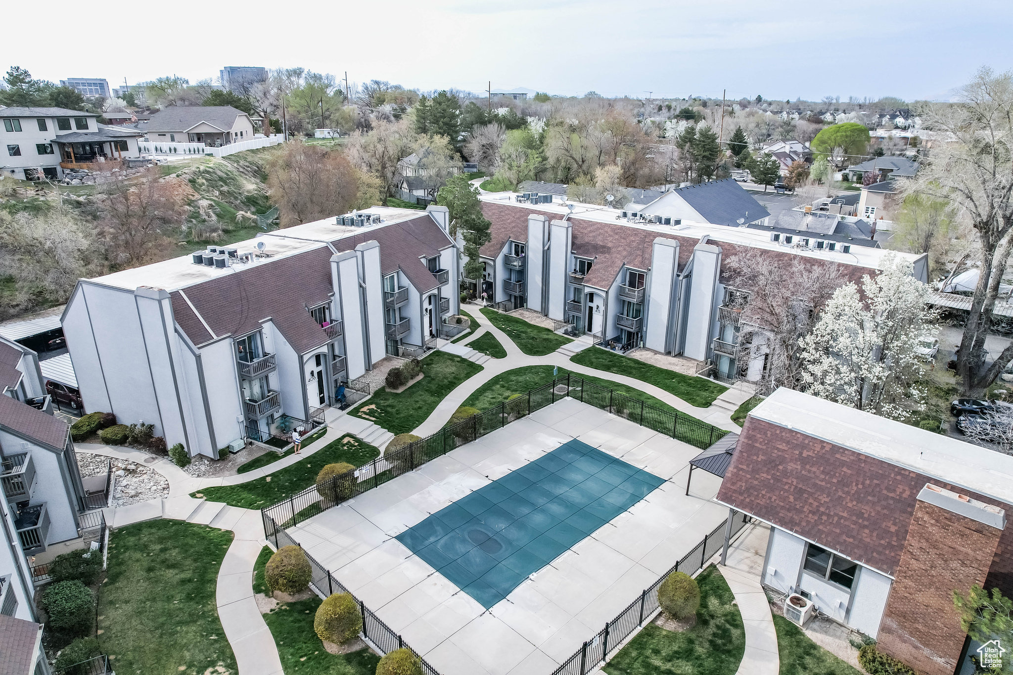 WILLOWBROOK - Residential