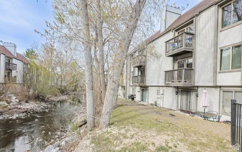 Photo of 440 E CREEKSIDE CIR #D, Murray, UT 84107 (MLS # 2111295)