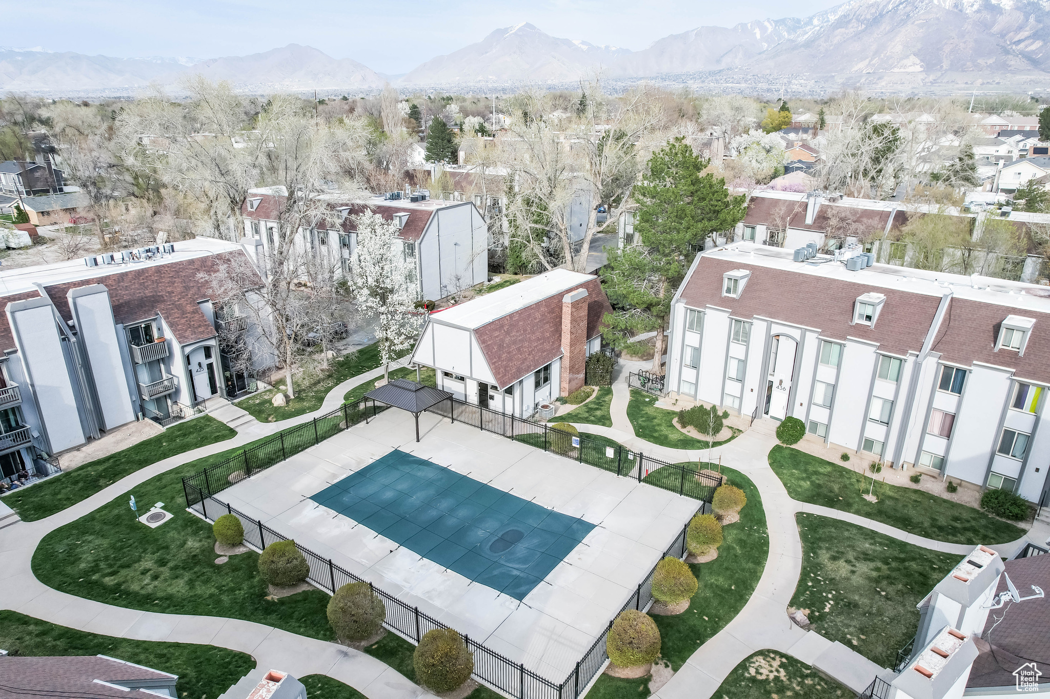 WILLOWBROOK - Residential