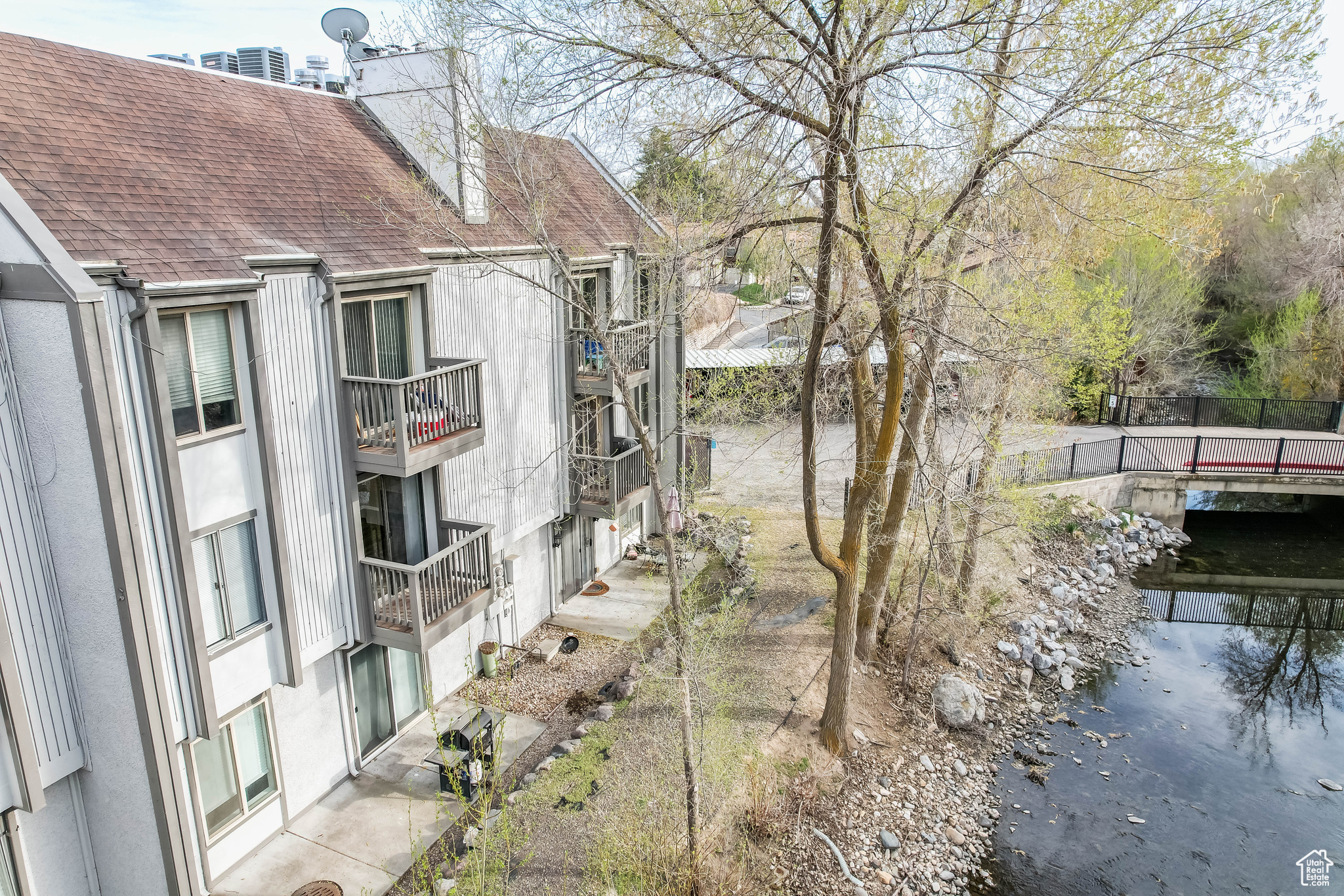 WILLOWBROOK - Residential