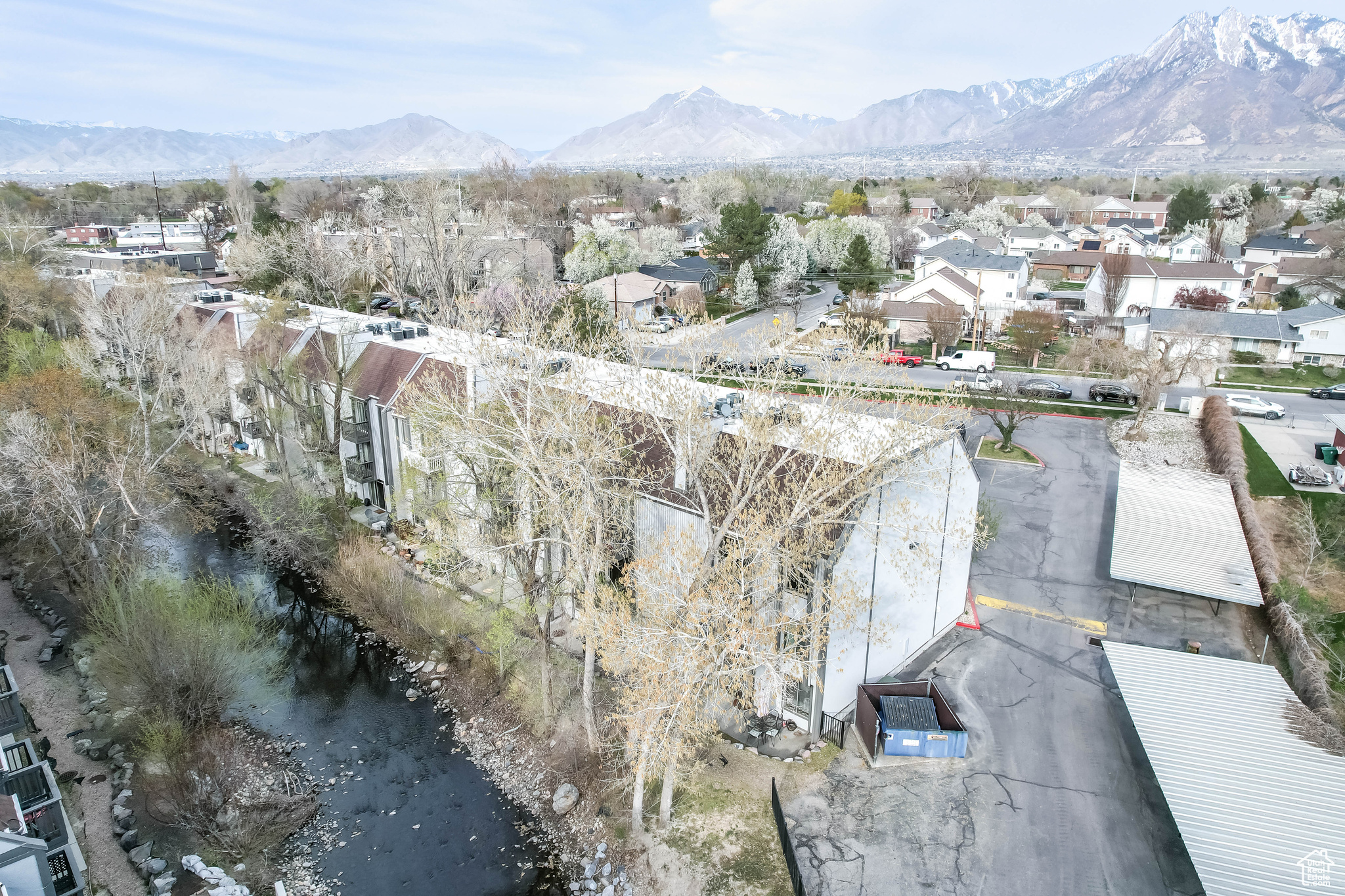 WILLOWBROOK - Residential