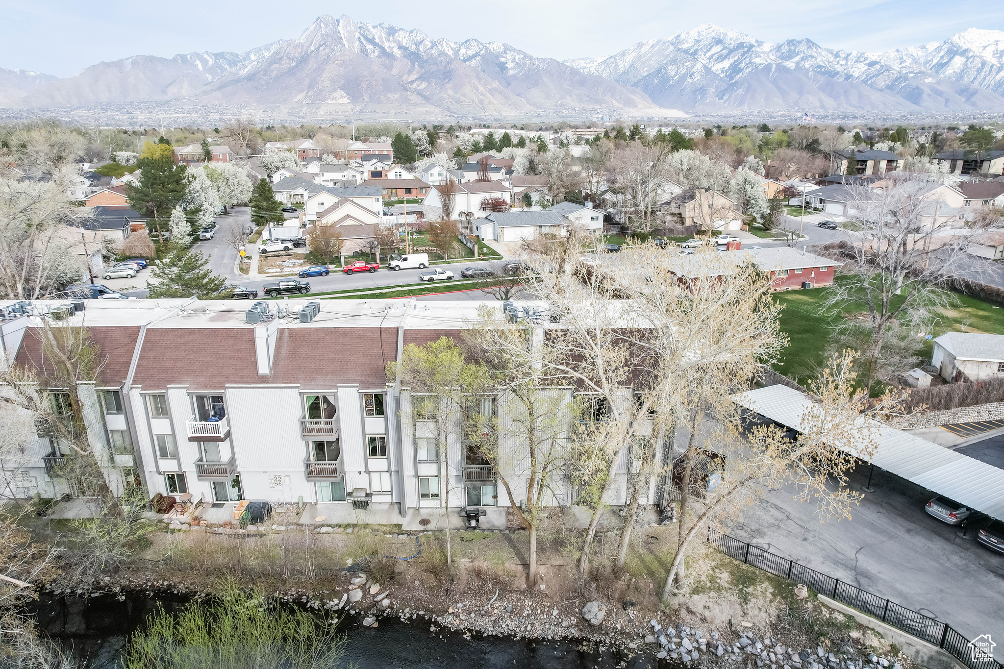 WILLOWBROOK - Residential