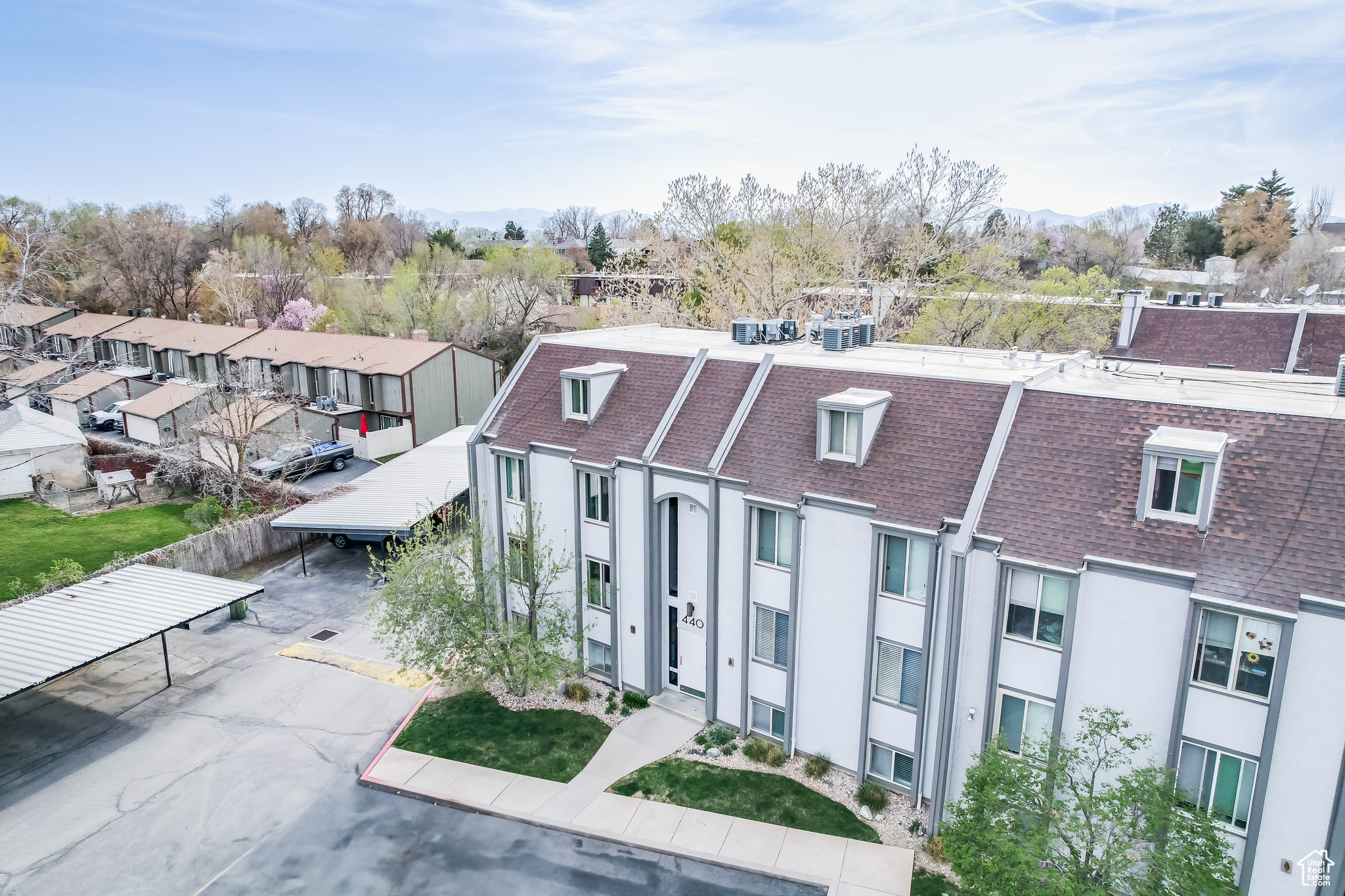 WILLOWBROOK - Residential