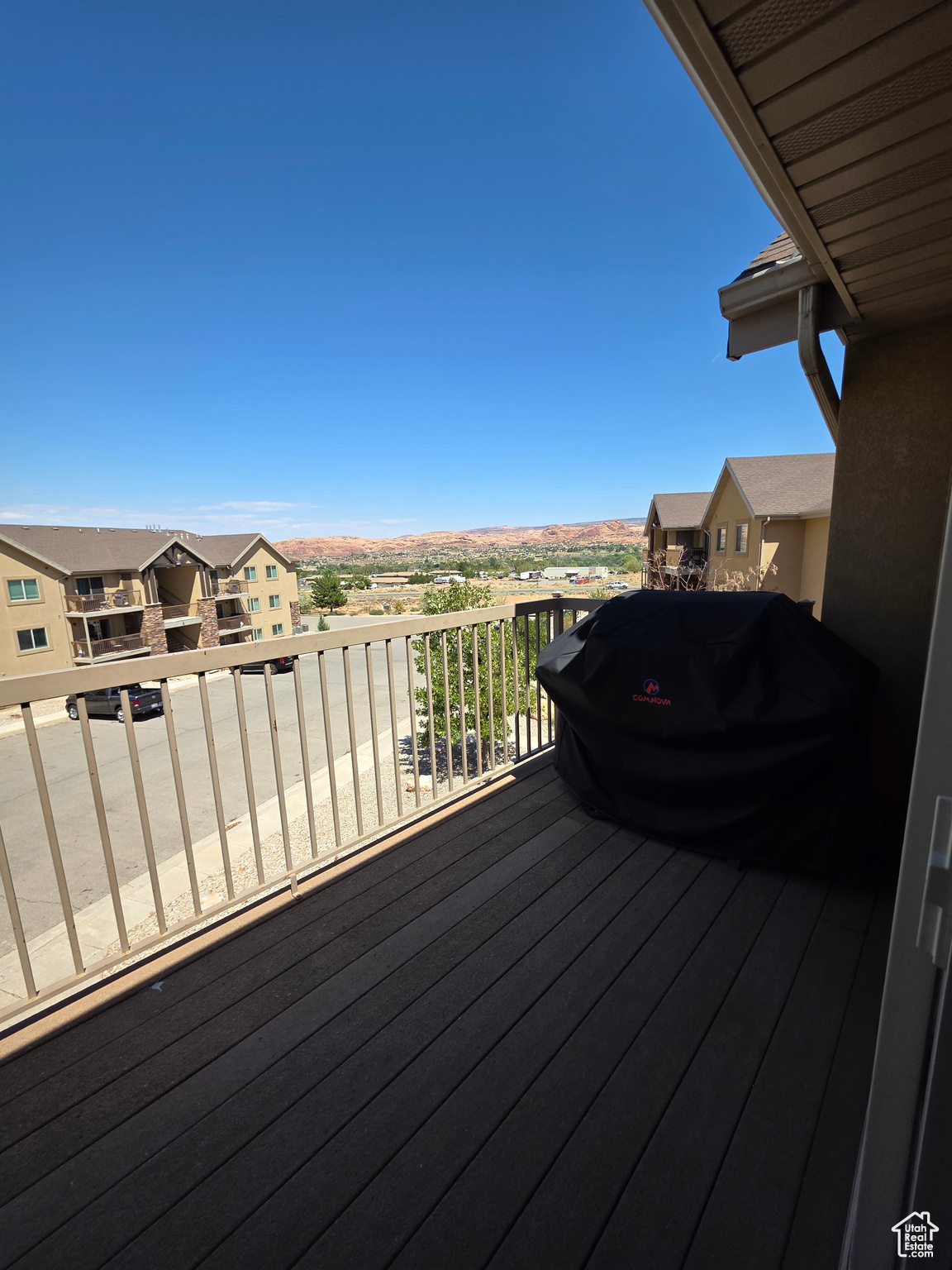 REDCLIFF CONDOS - Residential