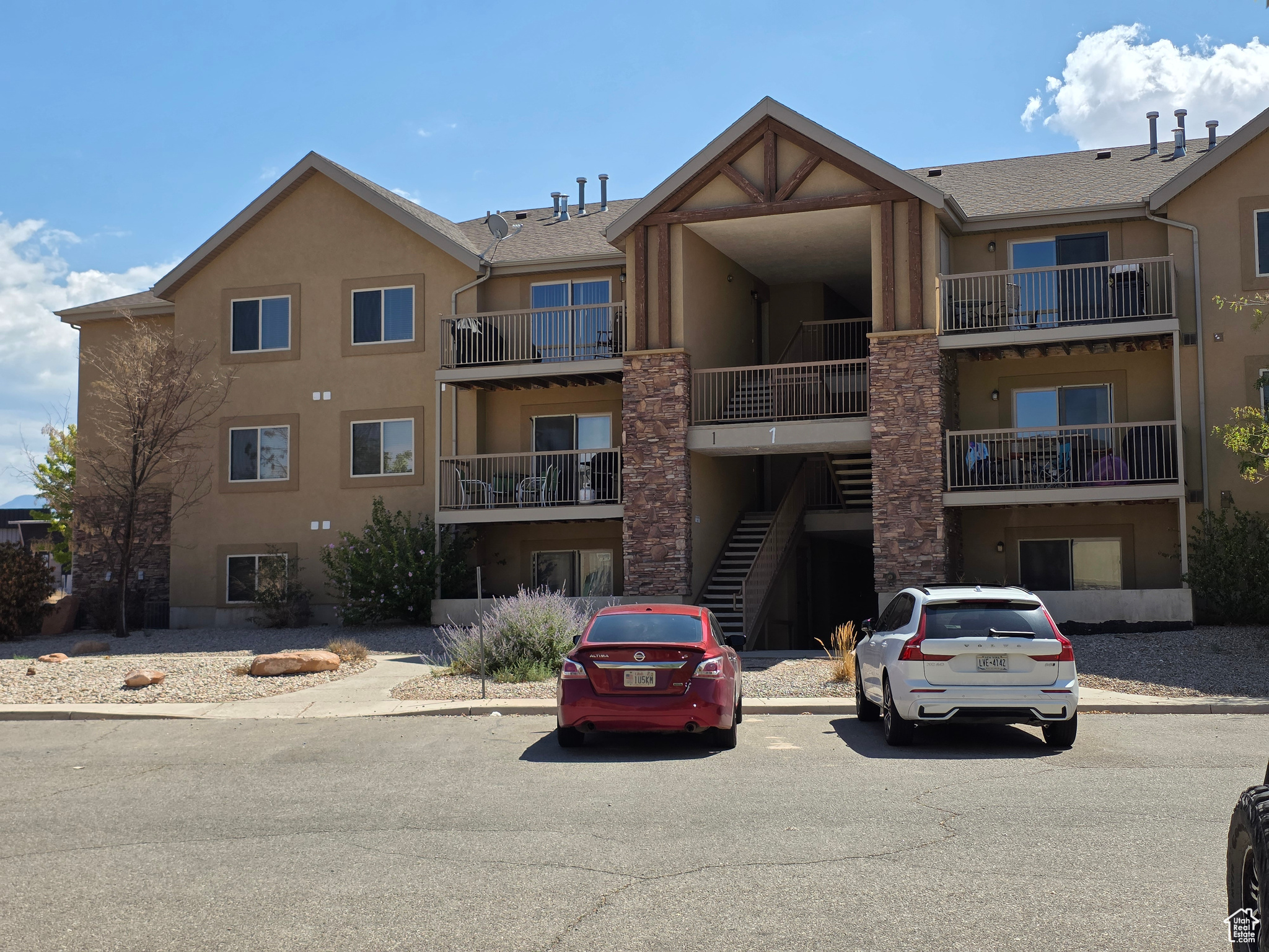 REDCLIFF CONDOS - Residential