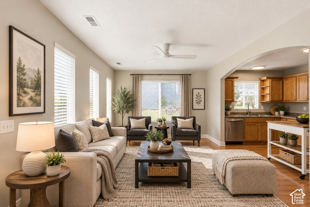 Photo of 1426 S HEATHER LN, Syracuse, UT 84075 (MLS # 2192741)