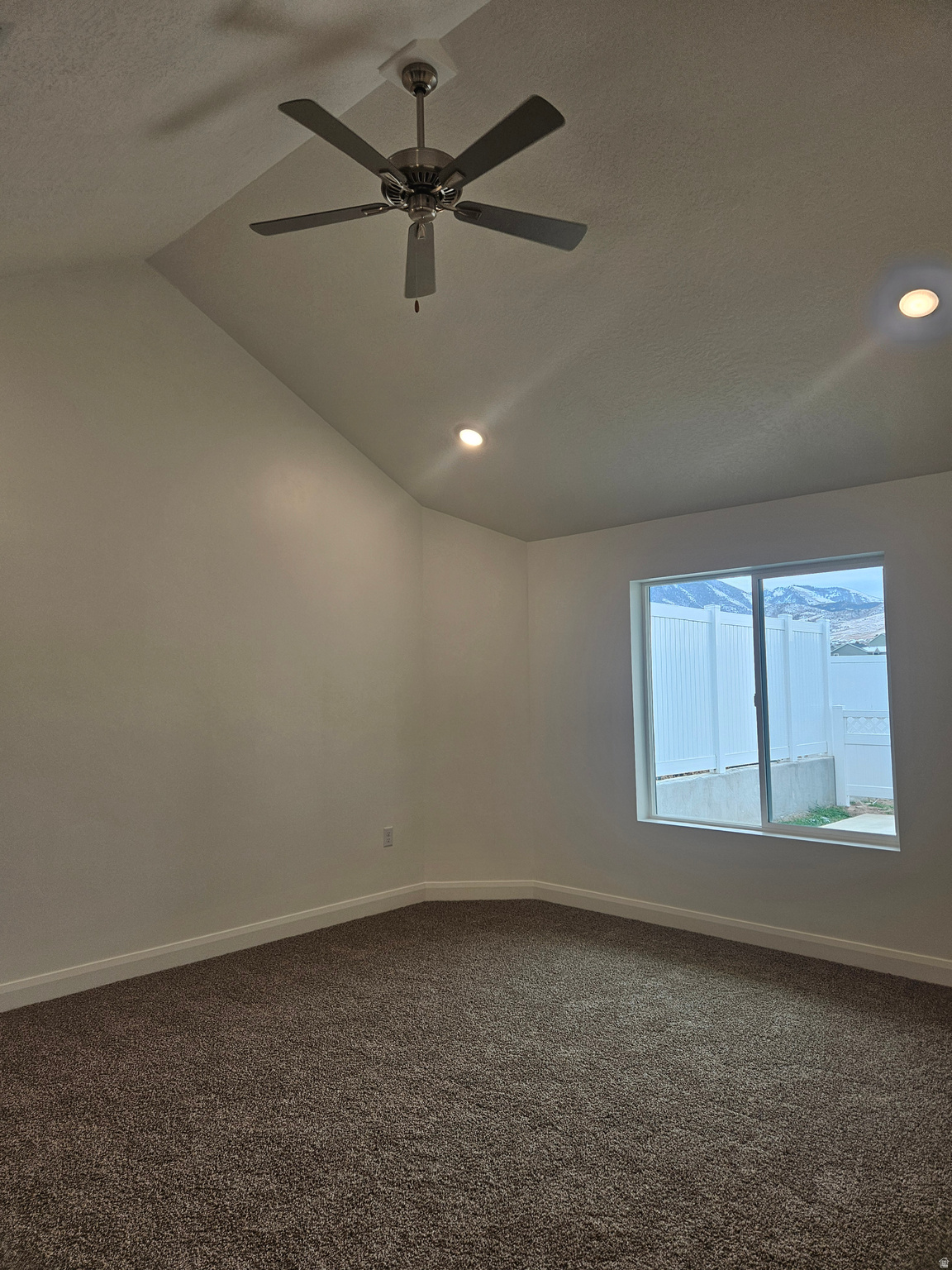 COUNTRY VIEW VILLAS - Residential