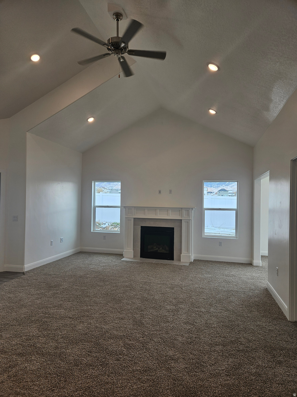 COUNTRY VIEW VILLAS - Residential