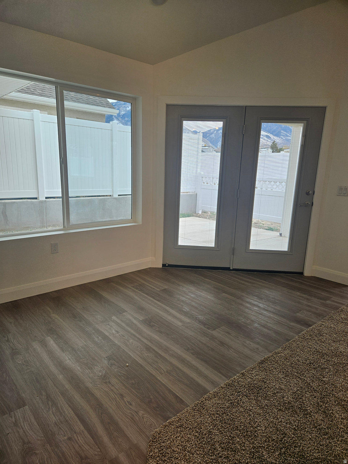 COUNTRY VIEW VILLAS - Residential