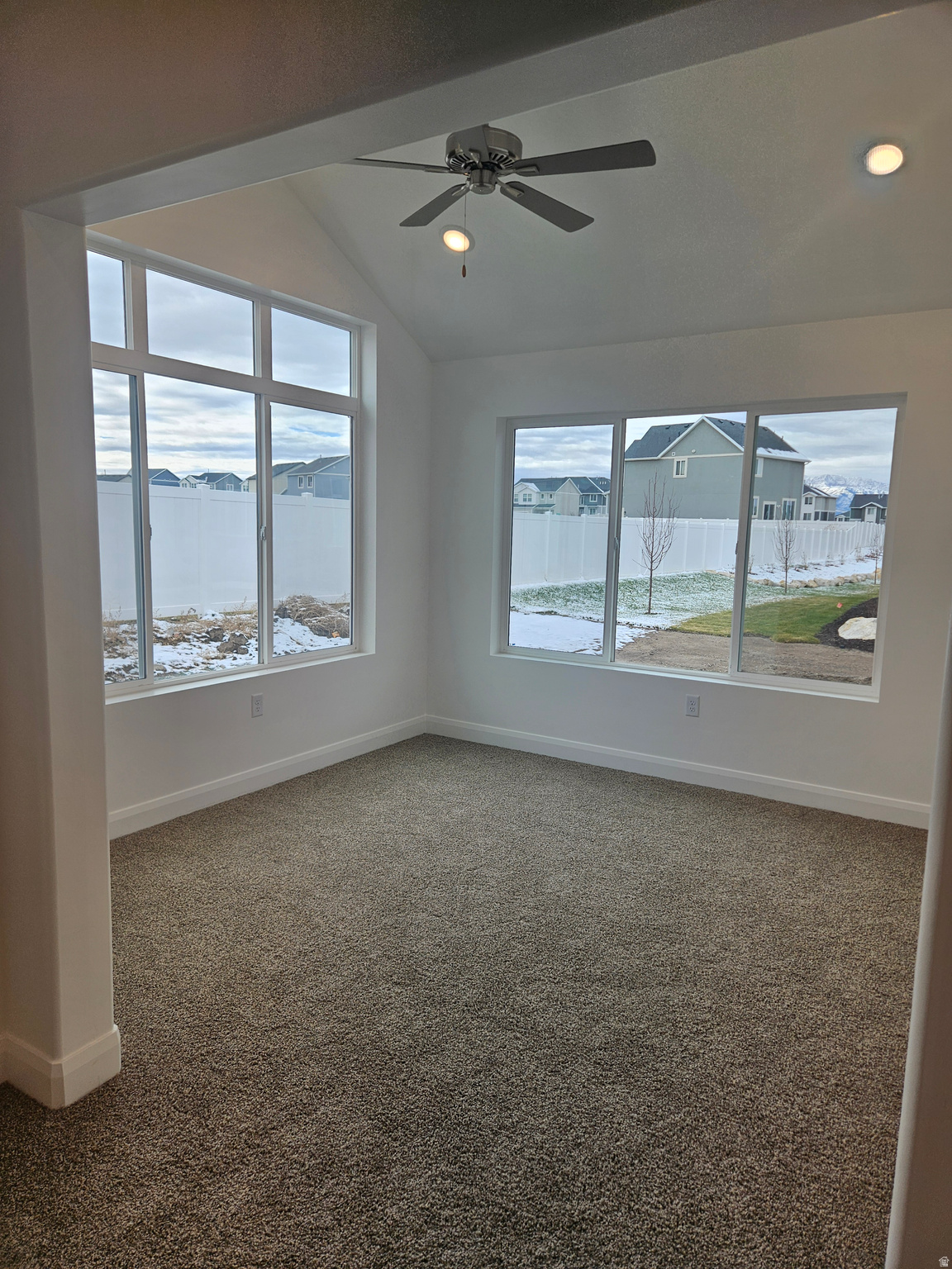 COUNTRY VIEW VILLAS - Residential